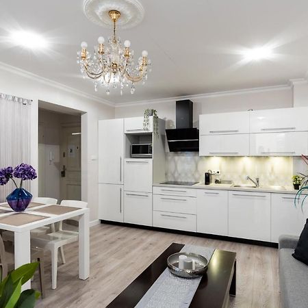 Luxe Living Boutique Pilsudskiego 11 Lägenhet Krasków Exteriör bild
